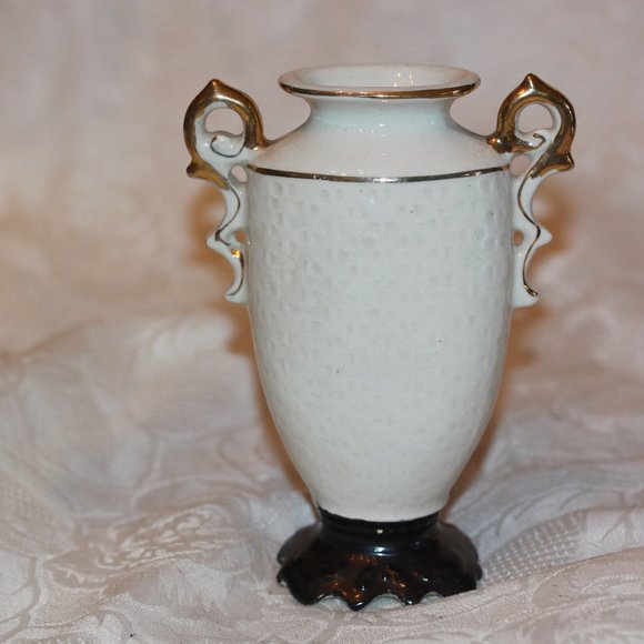 Vintage 3 Dimensional Oriental VASE Okara China Made in Japan Unusual piece - Picture 3 of 5